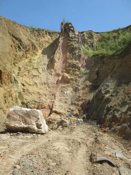 Rosenquarz - Steinbruch im Odenwald