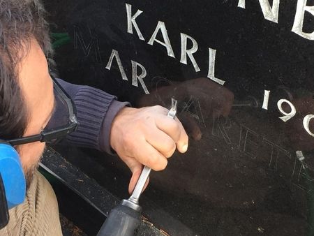 Wir tätigen Nachbeschriftungen vor Ort